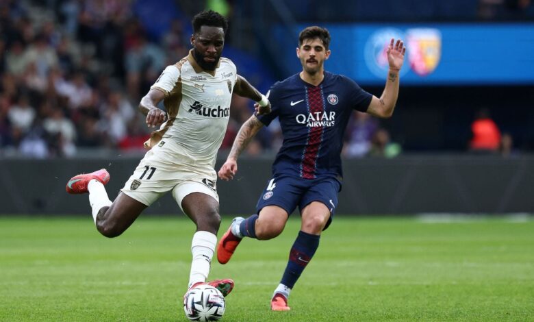 Lens se niega a posponer su partido de la Ligue 1 para ayudar al PSG en la Champions Lens se niega a posponer su partido de la Ligue 1 para ayudar al PSG en la Champions